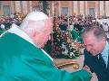 TRAGUARDI SOCIALI :: n.15 Marzo / Aprile 2005 :: I lavoratori sono grati a Giovanni Paolo II